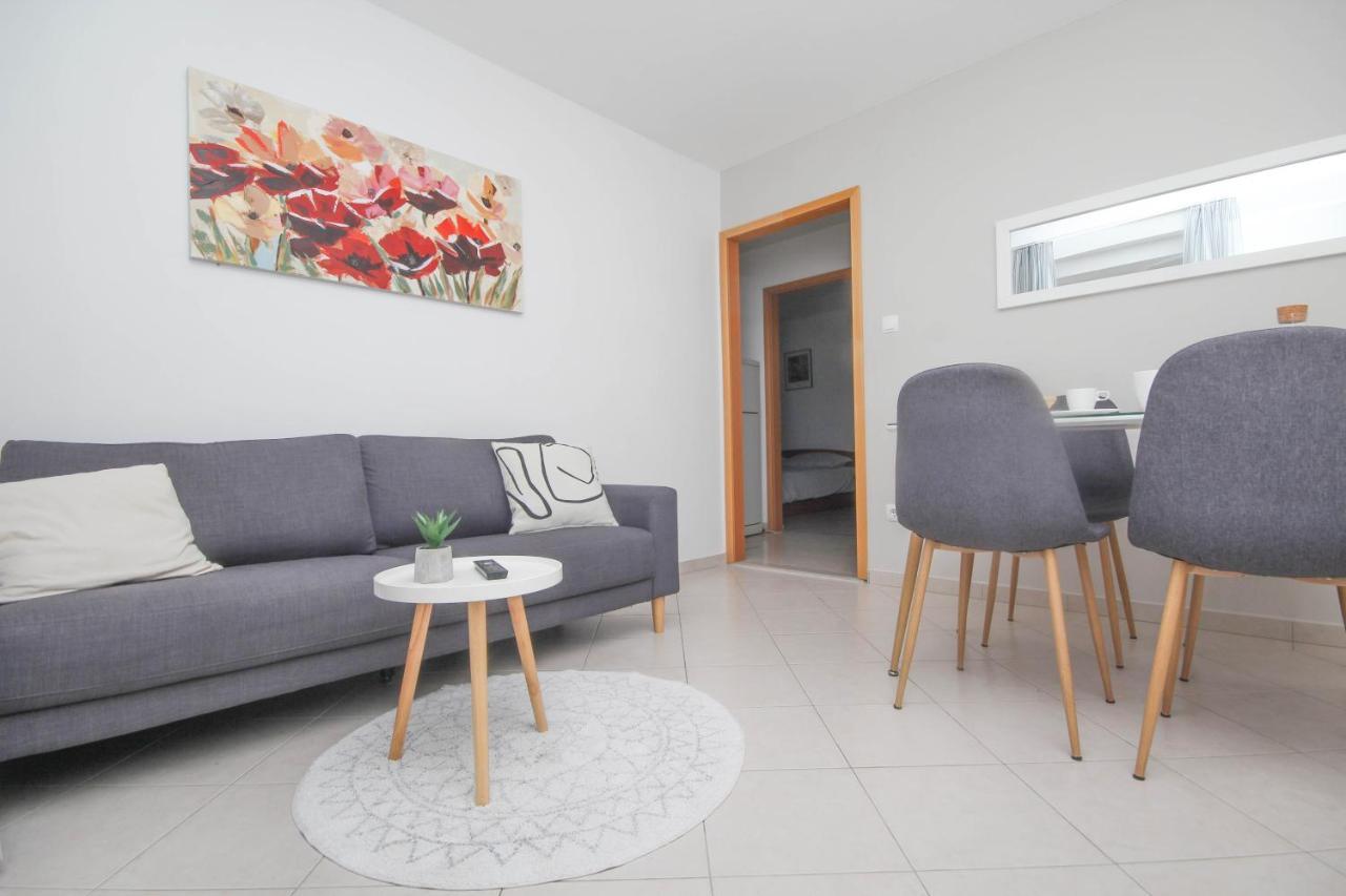 Family Petrov Apartments Vodice Exterior photo