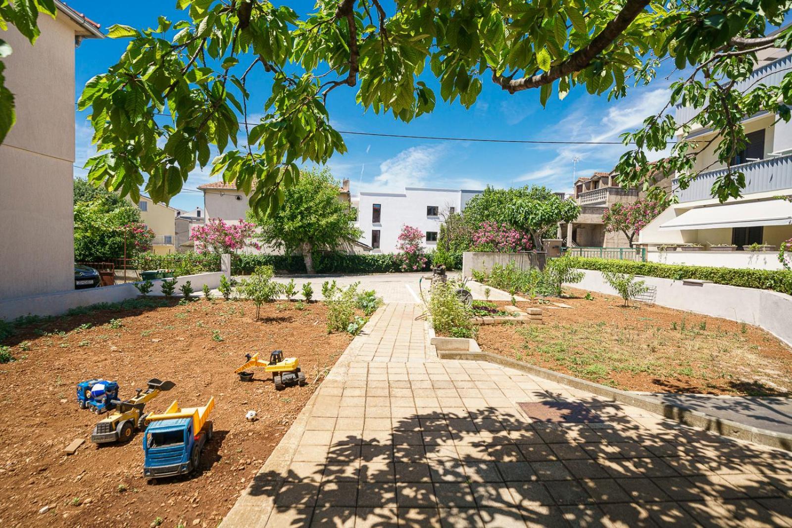 Family Petrov Apartments Vodice Exterior photo